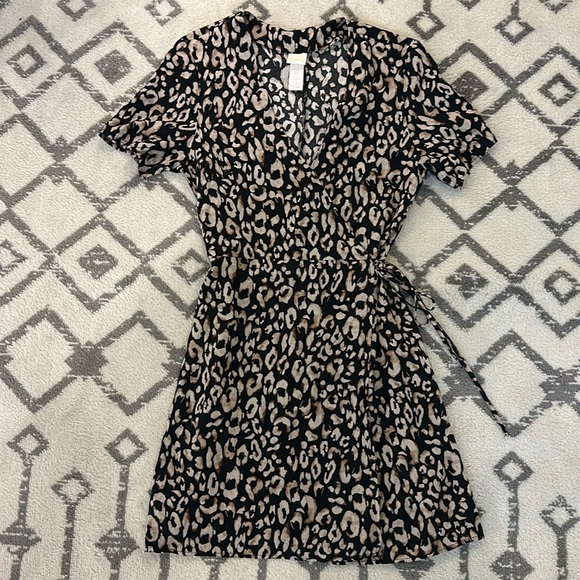 H&M Mini Wrap Dress Sz S - Black/Leopard Print - Picture 2 of 5
